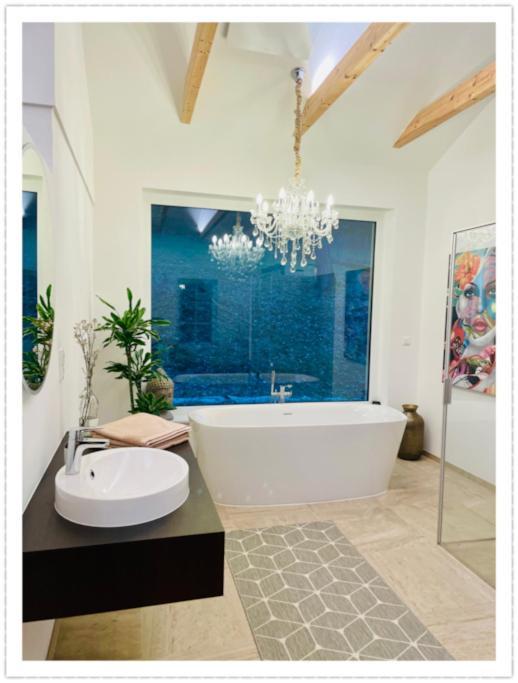 Villa Amelie' Wochenend- Und Ferienhaus Heimschuh ภายนอก รูปภาพ